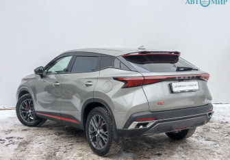 Подержанный автомобиль Omoda C5 2023 года (7 фото)