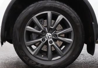 Подержанный автомобиль Volkswagen Touareg 2013 года (23 фото)