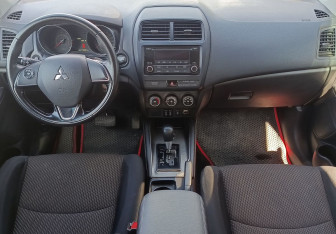 Подержанный автомобиль Mitsubishi ASX 2018 года (10 фото)