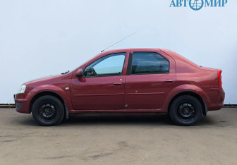 Подержанный автомобиль Renault Logan Sedan 2010 года (5 фото)