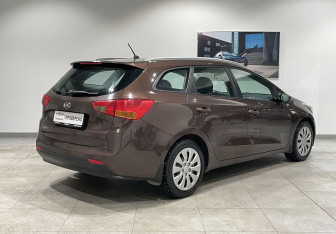 Подержанный автомобиль Kia Ceed Wagon 2012 года (5 фото)