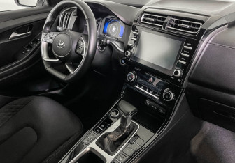 Подержанный автомобиль Hyundai Creta 2022 года (9 фото)