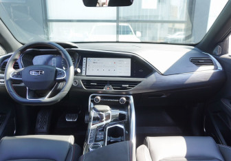 Подержанный автомобиль Geely Tugella 2023 года (12 фото)