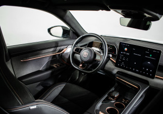 Подержанный автомобиль Zeekr 001 2023 года (15 фото)