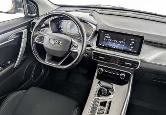 Подержанный автомобиль Geely Coolray 2022 года (30 фото)