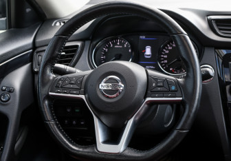 Подержанный автомобиль Nissan X-Trail 2021 года (16 фото)