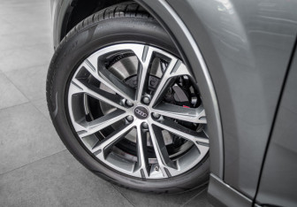 Новый Audi SQ7 2025 (44 фото)