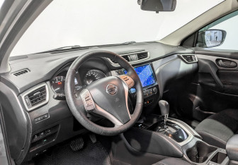 Подержанный автомобиль Nissan Qashqai 2014 года (16 фото)