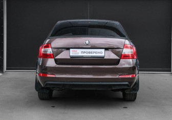 Подержанный автомобиль Skoda Octavia Liftback 2014 года (5 фото)