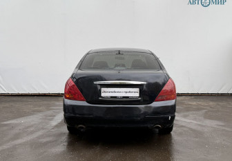 Подержанный автомобиль Nissan Teana 2006 года (6 фото)