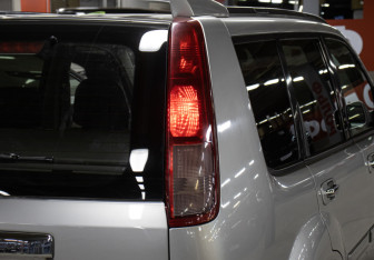 Подержанный автомобиль Nissan X-Trail 2005 года (20 фото)