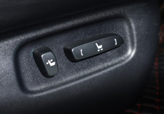 Подержанный автомобиль Lexus LX 2015 года (17 фото)