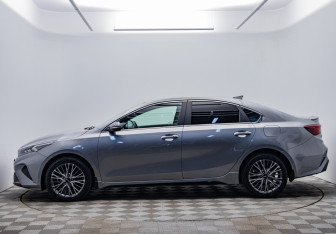 Подержанный автомобиль Kia Cerato Sedan 2021 года (8 фото)