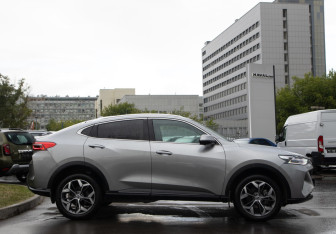 Подержанный автомобиль Haval F7x 2023 года (3 фото)