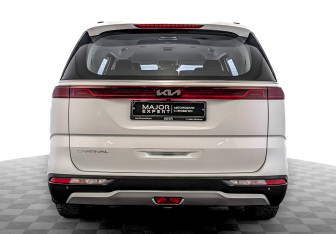 Подержанный автомобиль Kia Carnival 2022 года (6 фото)