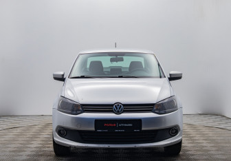 Подержанный автомобиль Volkswagen Polo Sedan 2014 года (8 фото)