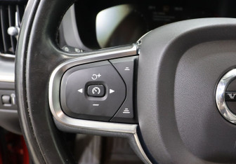 Подержанный автомобиль Volvo XC60 2020 года (15 фото)