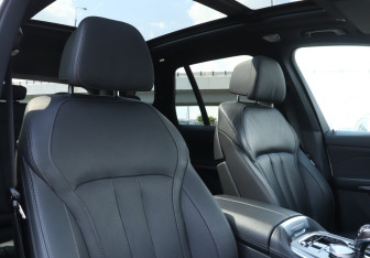Подержанный автомобиль BMW X5 2020 года (14 фото)