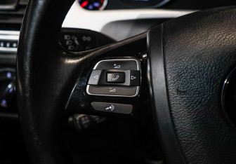 Подержанный автомобиль Volkswagen Touareg 2016 года (22 фото)