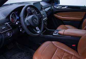 Подержанный автомобиль Mercedes-Benz GLE 2017 года (10 фото)