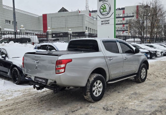 Подержанный автомобиль Mitsubishi L200 2018 года (8 фото)