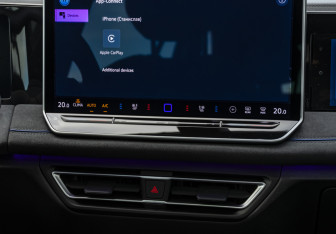 Подержанный автомобиль Volkswagen Tiguan 2024 года (19 фото)
