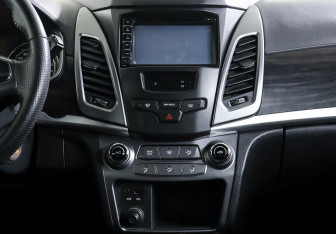 Подержанный автомобиль SsangYong Actyon 2014 года (13 фото)