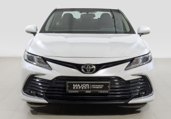 Подержанный автомобиль Toyota Camry Sedan 2021 года (2 фото)