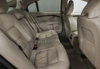Подержанный автомобиль Volvo S80 2011 года (13 фото)
