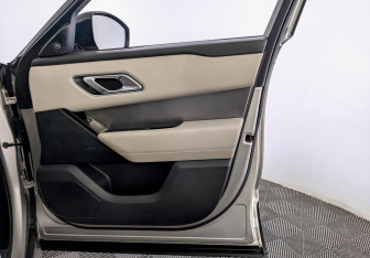 Подержанный автомобиль Land Rover Range Rover Velar 2018 года (25 фото)