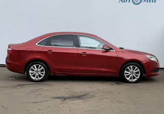 Подержанный автомобиль Chery Arrizo 7 2014 года (4 фото)