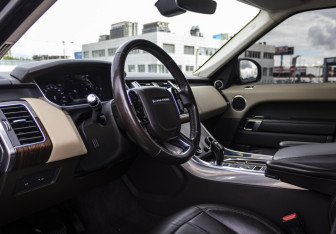 Подержанный автомобиль Land Rover Range Rover Sport 2018 года (9 фото)