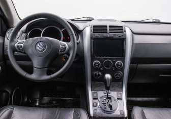 Подержанный автомобиль Suzuki Grand Vitara 2011 года (13 фото)