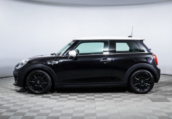 Подержанный автомобиль MINI Hatch 2020 года (8 фото)