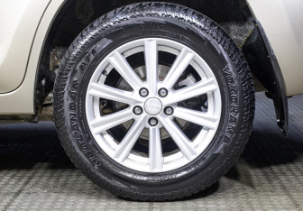 Подержанный автомобиль Toyota RAV4 2006 года (18 фото)