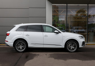 Подержанный автомобиль Audi Q7 2020 года (4 фото)