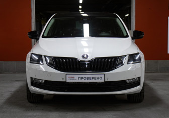 Подержанный автомобиль Skoda Octavia Liftback 2017 года (2 фото)