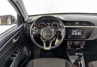 Подержанный автомобиль Kia Rio Hatchback 2021 года (21 фото)