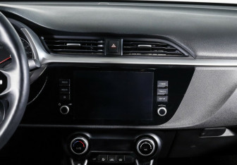 Подержанный автомобиль Kia Rio Sedan 2021 года (12 фото)