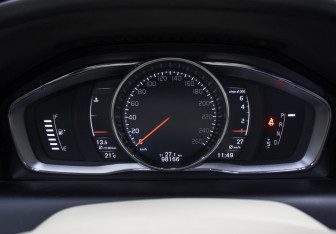 Подержанный автомобиль Volvo XC60 2017 года (12 фото)