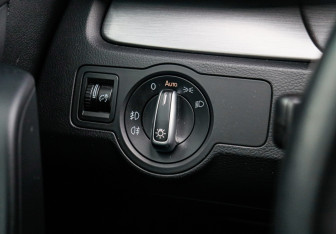 Подержанный автомобиль Volkswagen Passat Wagon 2013 года (21 фото)