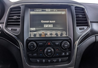 Подержанный автомобиль Jeep Grand Cherokee 2018 года (17 фото)