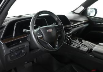 Подержанный автомобиль Cadillac Escalade Suv 2021 года (13 фото)