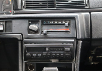 Подержанный автомобиль Volvo 940 Sedan 1992 года (15 фото)