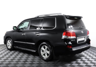 Подержанный автомобиль Lexus LX 2012 года (7 фото)