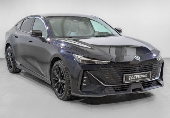 Подержанный автомобиль Changan UNI-V 2023 года (3 фото)