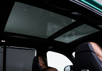 Подержанный автомобиль BMW X5 M 2025 года (18 фото)