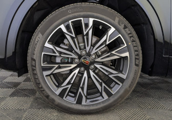 Новый Hongqi HS5 2025 (7 фото)