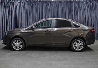 Подержанный автомобиль LADA (ВАЗ) Vesta Sedan 2019 года (8 фото)