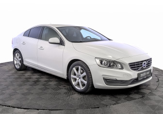 Подержанный автомобиль Volvo S60 2017 года (3 фото)